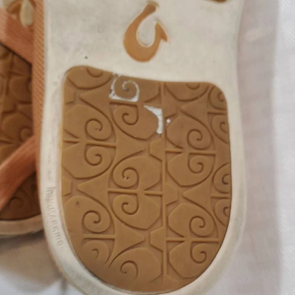 OluKai  Pehuea Li Lace-Up Shoes - Picture 8 of 13